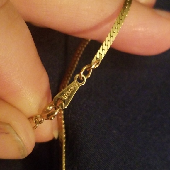 Vintage Avon Necklace - Picture 5 of 5